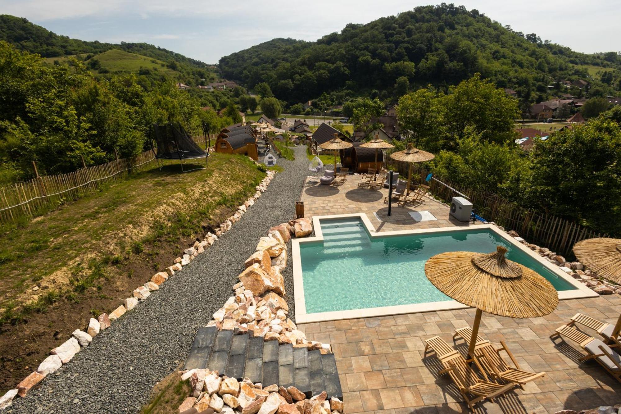 Complex Butoaiele Transilvaniei - Cazare & Spa - Natura - Relaxare Mediaş エクステリア 写真